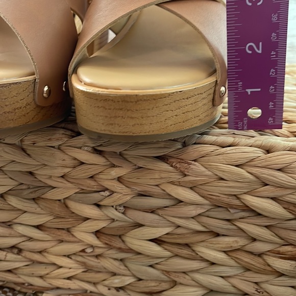 With a boho feel, the Esprit Mia heeled sandals color is Whiskey size 9.5 - Picture 3 of 11